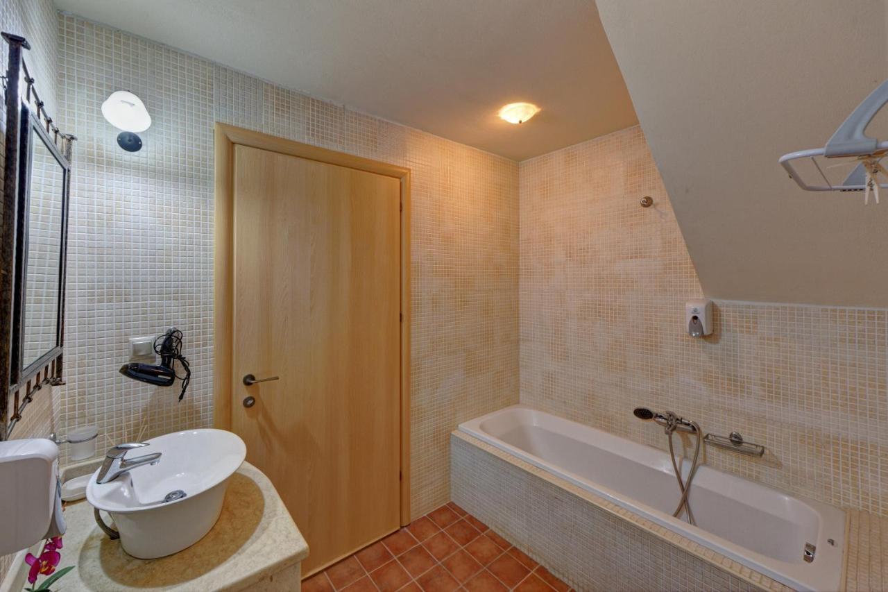 Mourtzanakis Residence - Traditional Eco Hotel In Akhládha 외부 사진