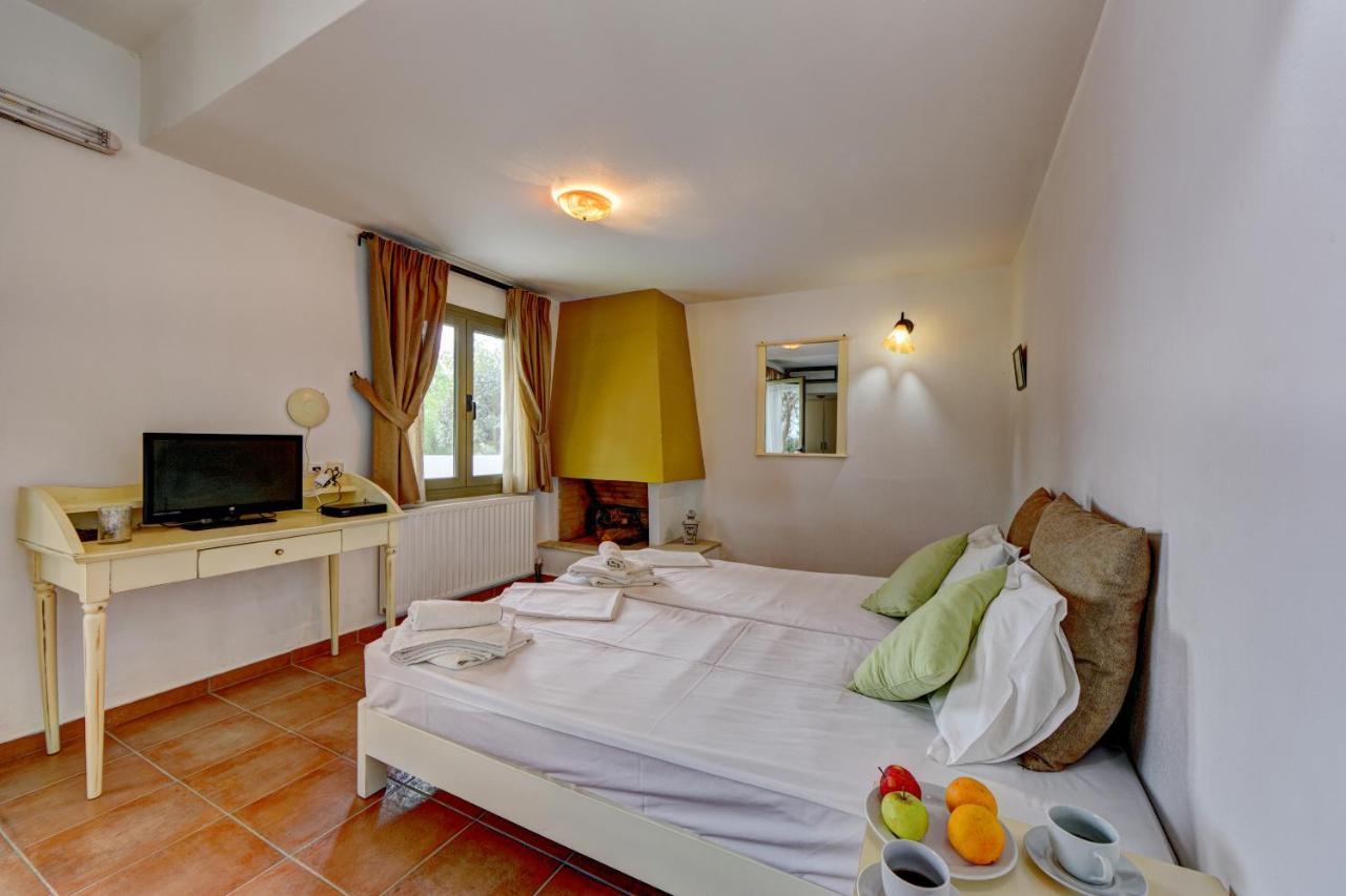 Mourtzanakis Residence - Traditional Eco Hotel In Akhládha 외부 사진
